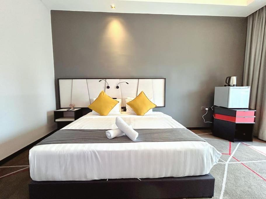 M101 Klcc Kl City King Suites By Livin Kuala Lumpur Buitenkant foto