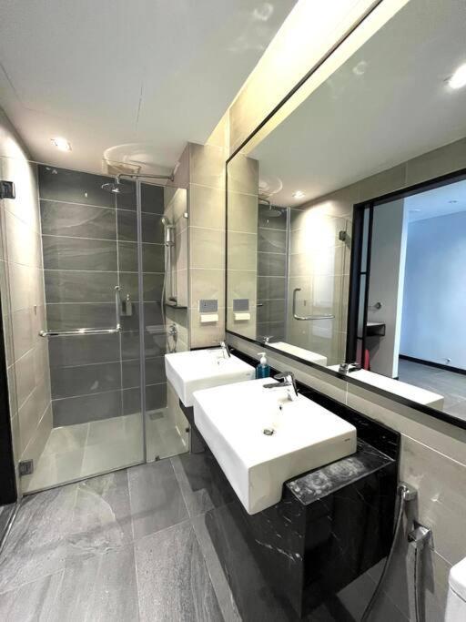 M101 Klcc Kl City King Suites By Livin Kuala Lumpur Buitenkant foto