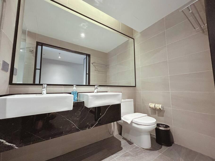 M101 Klcc Kl City King Suites By Livin Kuala Lumpur Buitenkant foto