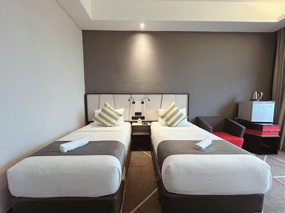 M101 Klcc Kl City King Suites By Livin Kuala Lumpur Buitenkant foto